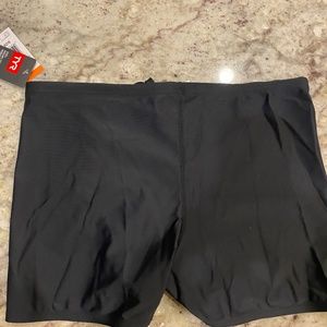 TYR Men’s Swim Trunks Size 34